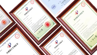金品泉產(chǎn)品擁有國(guó)家頒發(fā)的衛(wèi)生批件、外觀(guān)設(shè)計(jì)專(zhuān)利、材質(zhì)ROHS（環(huán)保）合格證書(shū)以及12365防偽等相關(guān)證書(shū)，保證代理商安全、放心運(yùn)營(yíng)。